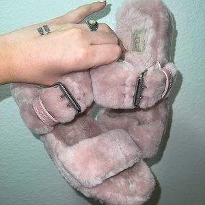Blush pink UGG slippers 🥹